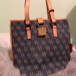Dooney bourke jean bag